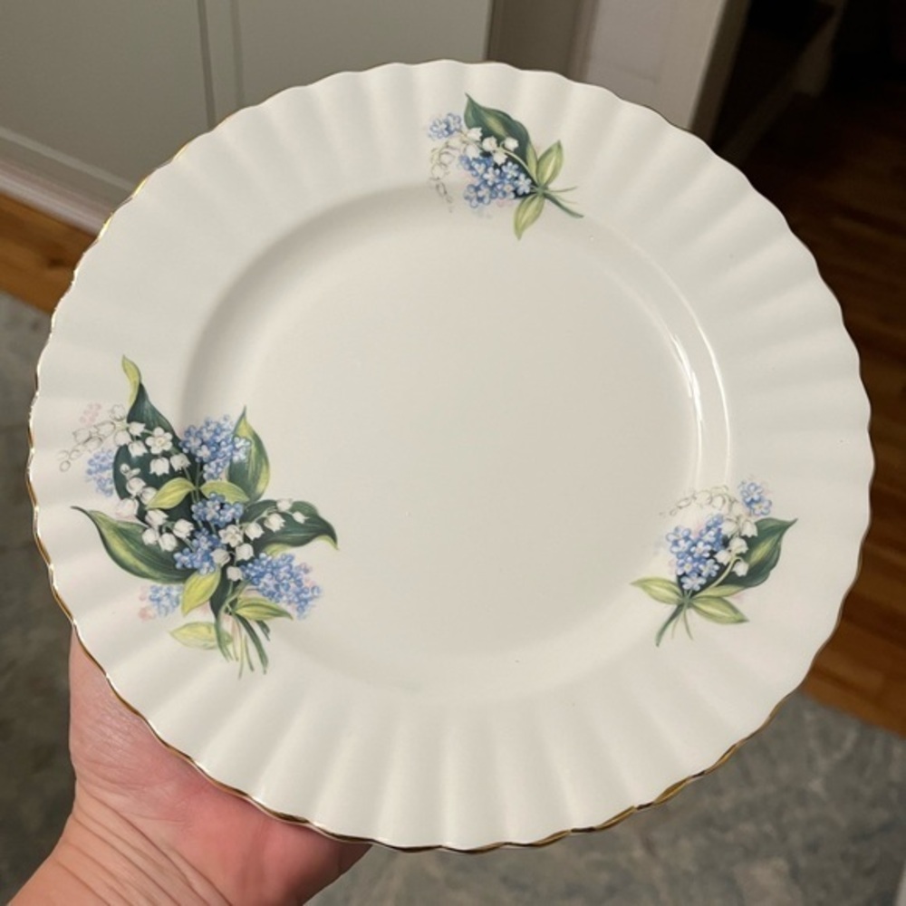 Vintage Royal Dover Lily of the Valley and Blue Forget Me Nots Floral 8” Plate